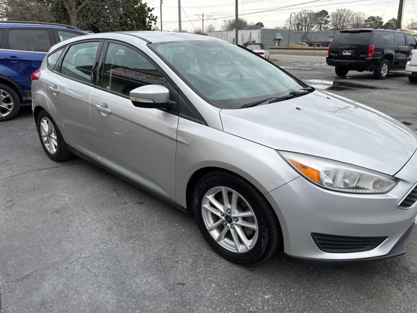 2016 Silver Ford Focus (1FADP3K27GL) , located at 5700 Curlew Drive, Norfolk, VA, 23502, (757) 455-6330, 36.841885, -76.209412 - Photo#5